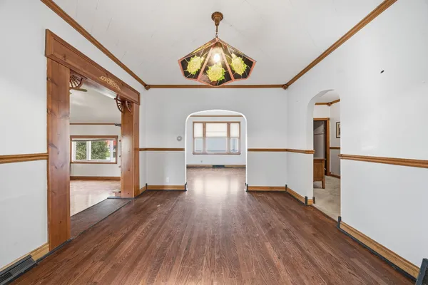 $2,500 | 2261 136th Street, Blue Island, IL 60406