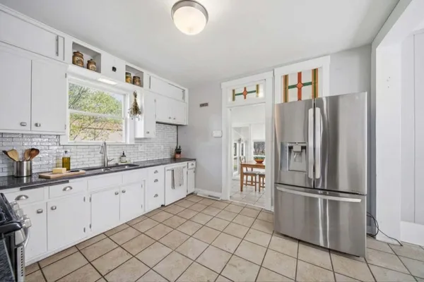 $2,500 | 2261 136th Street, Blue Island, IL 60406