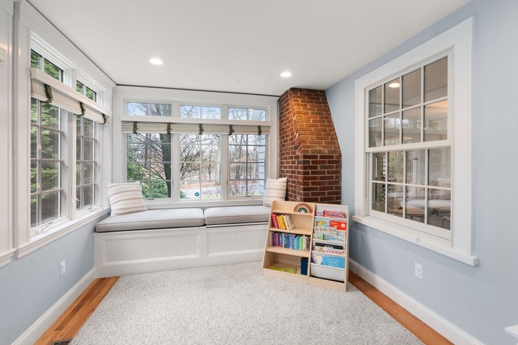 272 Quinobequin Road Newton, MA 02468 - Photo 11 of 31