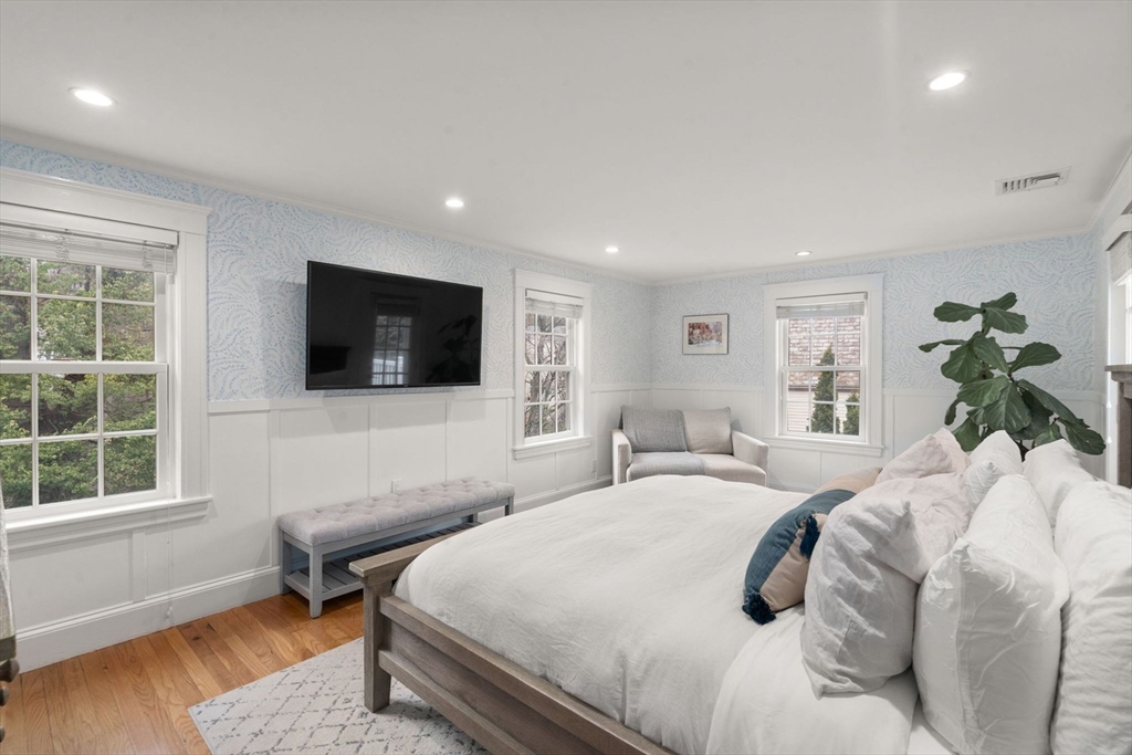 272 Quinobequin Road Newton, MA 02468 - Photo 17 of 31