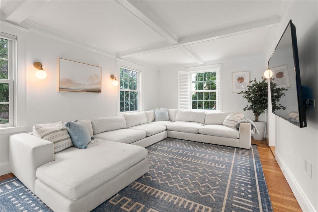 272 Quinobequin Road Newton, MA 02468 - Photo 7 of 31