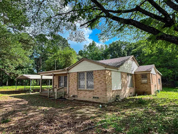 $249,000 | 2431 North Jefferson Avenue, Mount Pleasant, TX 75455