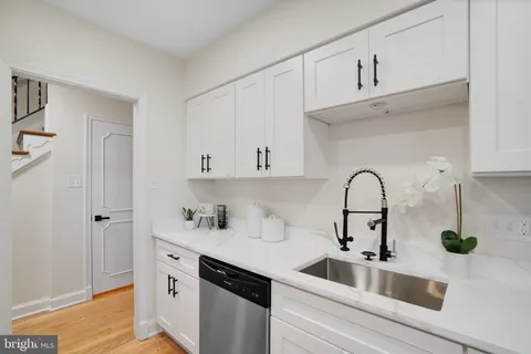 $925,000 | 3135 14th Street South, Arlington, VA 22204