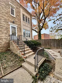 $925,000 | 3135 14th Street South, Arlington, VA 22204