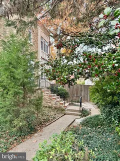 $925,000 | 3135 14th Street South, Arlington, VA 22204