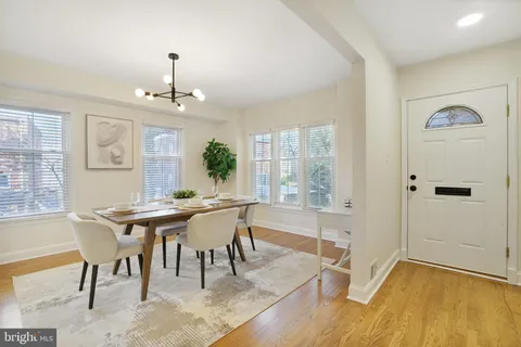 $925,000 | 3135 14th Street South, Arlington, VA 22204