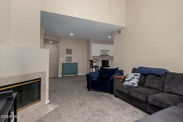 $369,900 | 3633 North 3rd Avenue, Unit 2012, Phoenix, AZ 85013