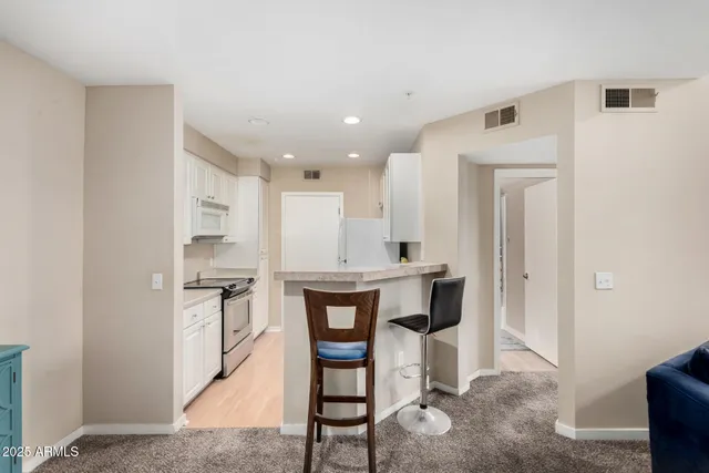 $369,900 | 3633 North 3rd Avenue, Unit 2012, Phoenix, AZ 85013