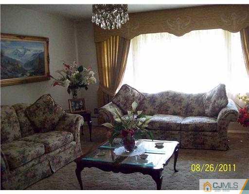 727 Myrtle Road North Brunswick, NJ 08902 - Photo 3 of 6