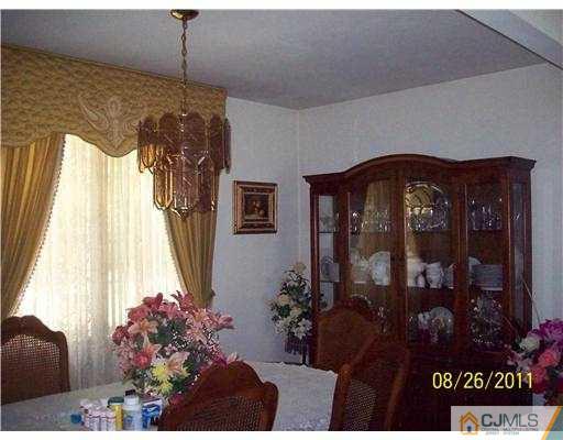 727 Myrtle Road North Brunswick, NJ 08902 - Photo 4 of 6