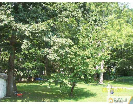 727 Myrtle Road North Brunswick, NJ 08902 - Photo 5 of 6