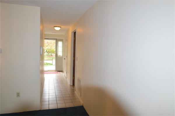 702 Ridgefield Circle, Unit A Clinton, MA 01510 - Photo 3 of 13 Gallery Image 3