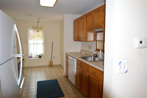 702 Ridgefield Circle, Unit A Clinton, MA 01510 - Photo 4 of 13 Gallery Image 4