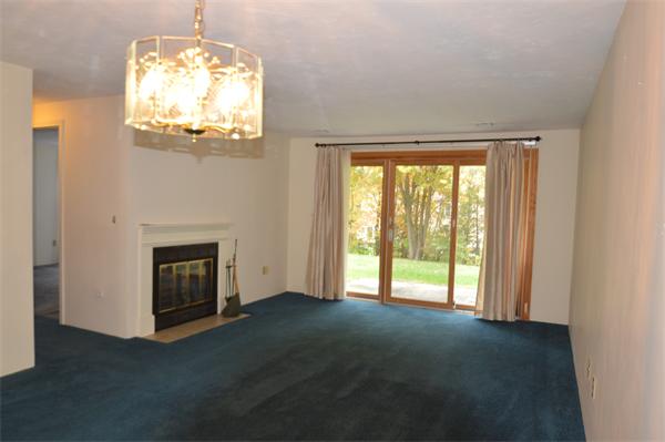 702 Ridgefield Circle, Unit A Clinton, MA 01510 - Photo 7 of 13 Gallery Image 7