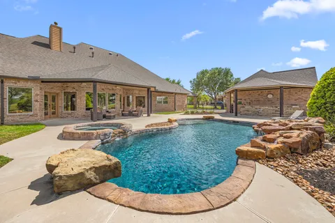 a view of a house with outdoor space