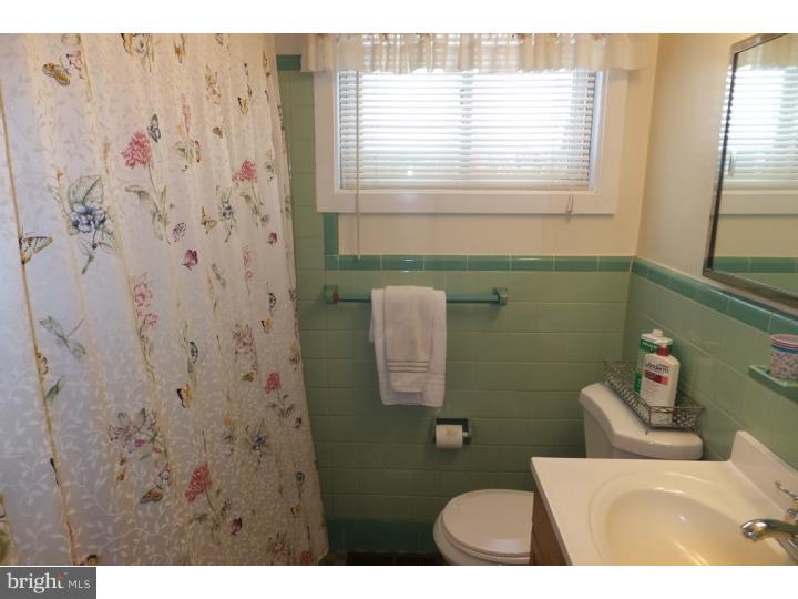 734 Norfolk Road Rydal, PA 19046 - Photo 8 of 17 Bathroom