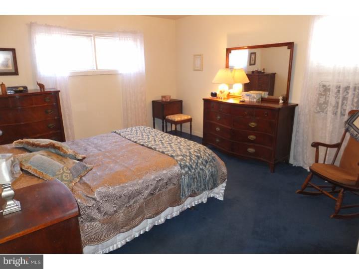 734 Norfolk Road Rydal, PA 19046 - Photo 9 of 17 Bedroom - Main