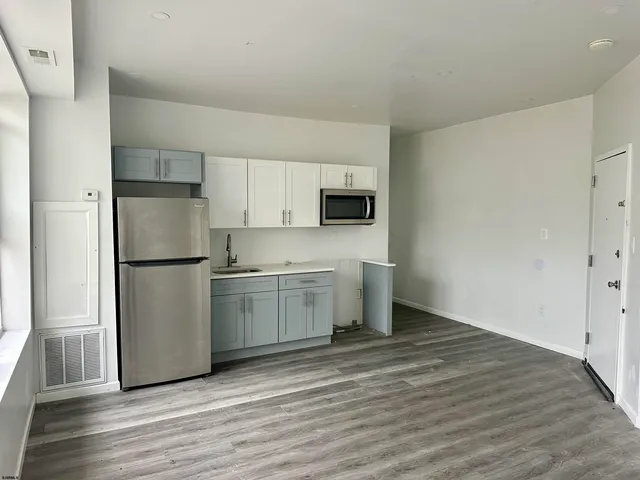 $1,400 | 214 Atlantic Avenue, Unit B4, Atlantic City, NJ 08401