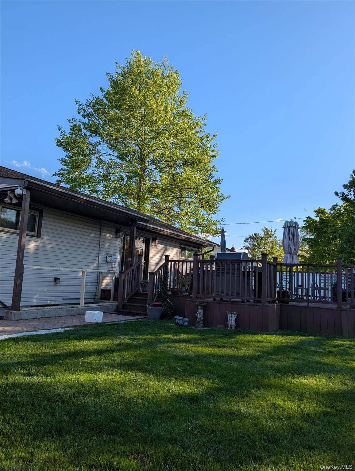5 Columbia Road Hicksville, NY 11801 - Photo 3 of 14