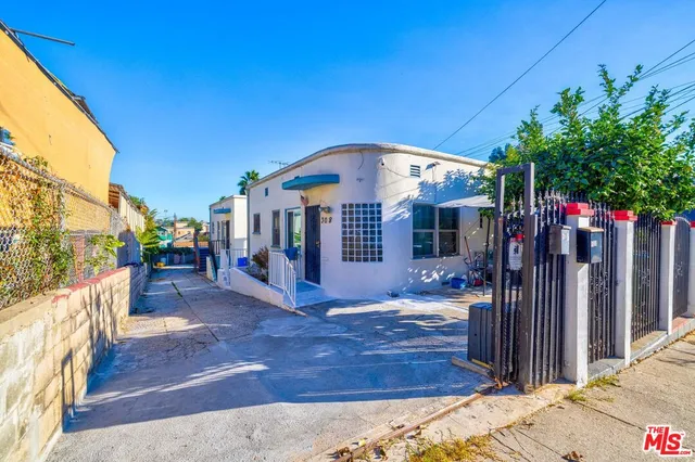 $799,999 | 308 East Edgeware Road, Los Angeles, CA 90026