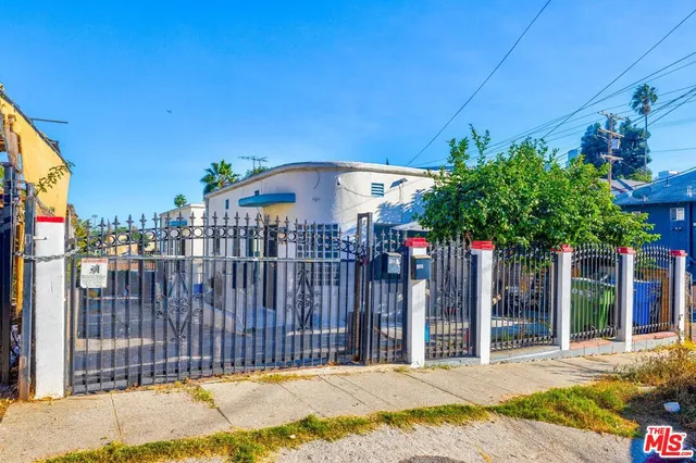 $799,999 | 308 East Edgeware Road, Los Angeles, CA 90026