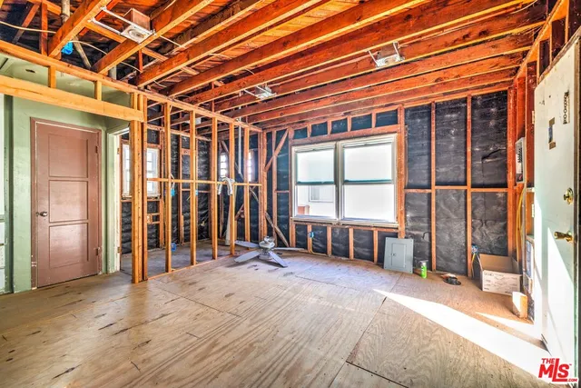 a view of an outdoor space