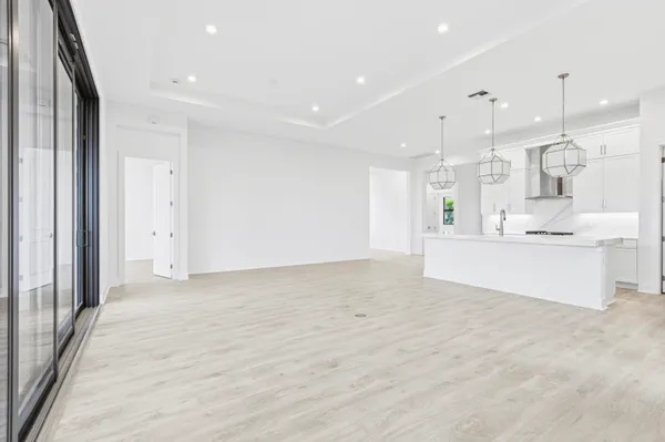 $1,199,990 | 13921 Vivant Drive, Palm Beach Gardens, FL 33412