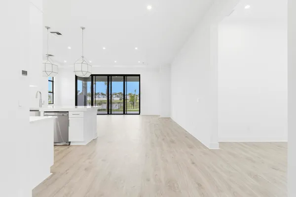 $1,199,990 | 13921 Vivant Drive, Palm Beach Gardens, FL 33412