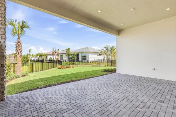 $1,199,990 | 13921 Vivant Drive, Palm Beach Gardens, FL 33412