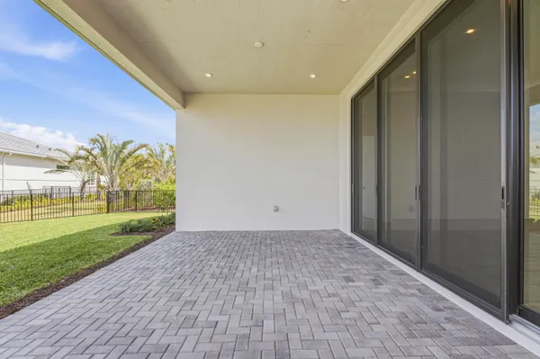 $1,199,990 | 13921 Vivant Drive, Palm Beach Gardens, FL 33412