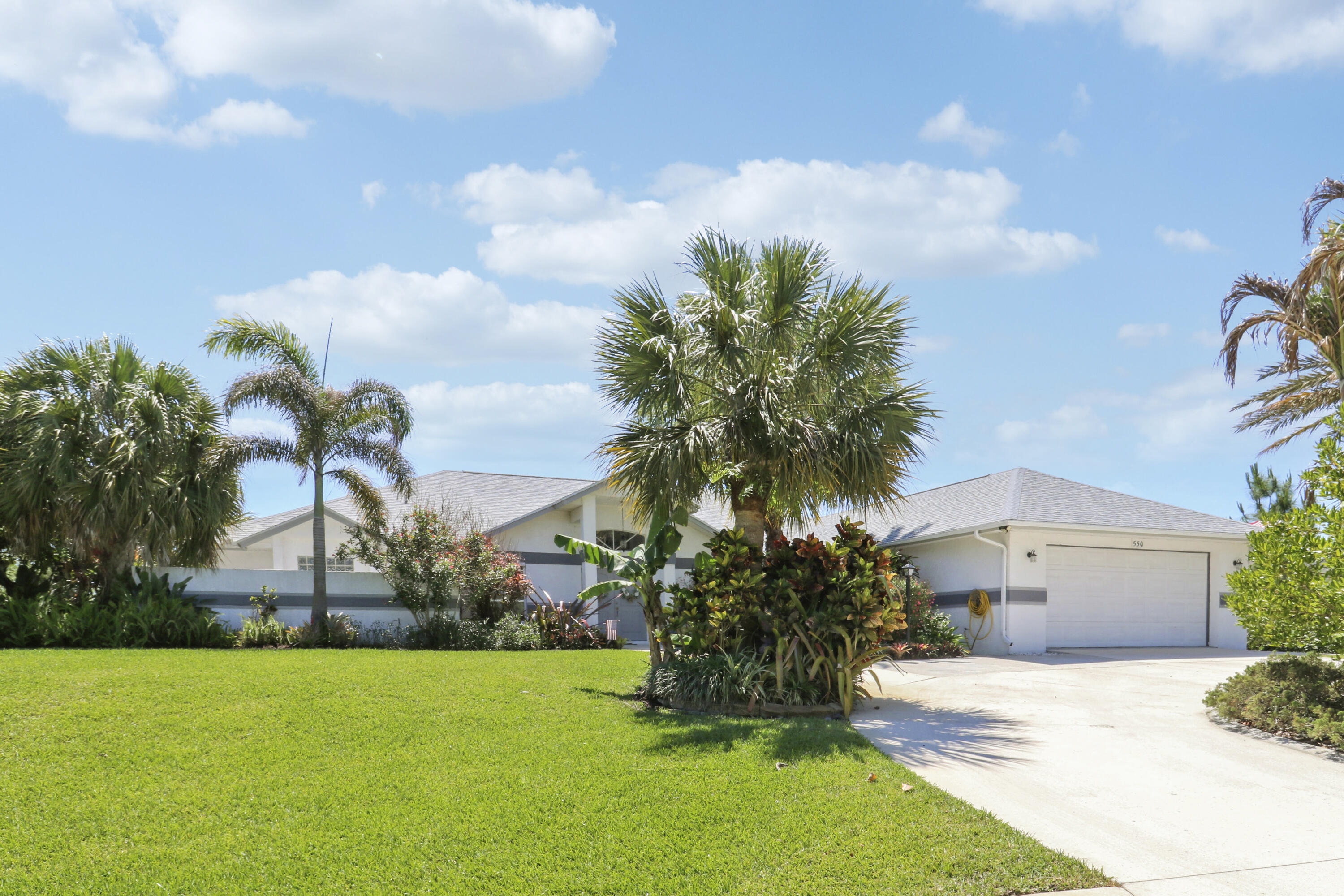 550 Southeast Ashley Oaks Way Stuart, FL 34997 - Photo 3 of 62 Front Exterior
