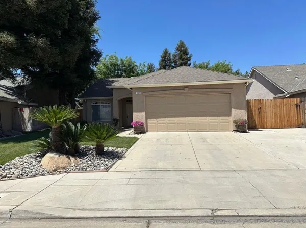 $2,450 | 361 West Chennault Avenue, Clovis, CA 93611