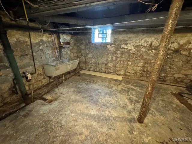 $99,900 | 1705 Niagara Street, Niagara Falls, NY 14303