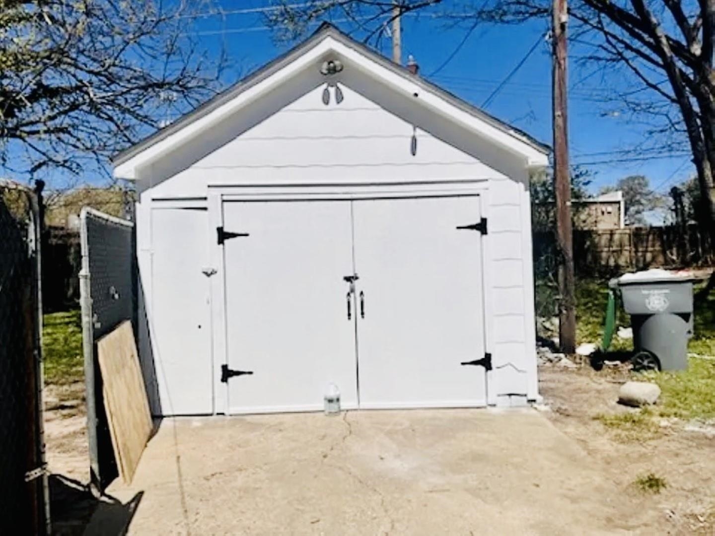 3442 Carrington Road Memphis, TN 38111 - Photo 2 of 25 View of shed with fence