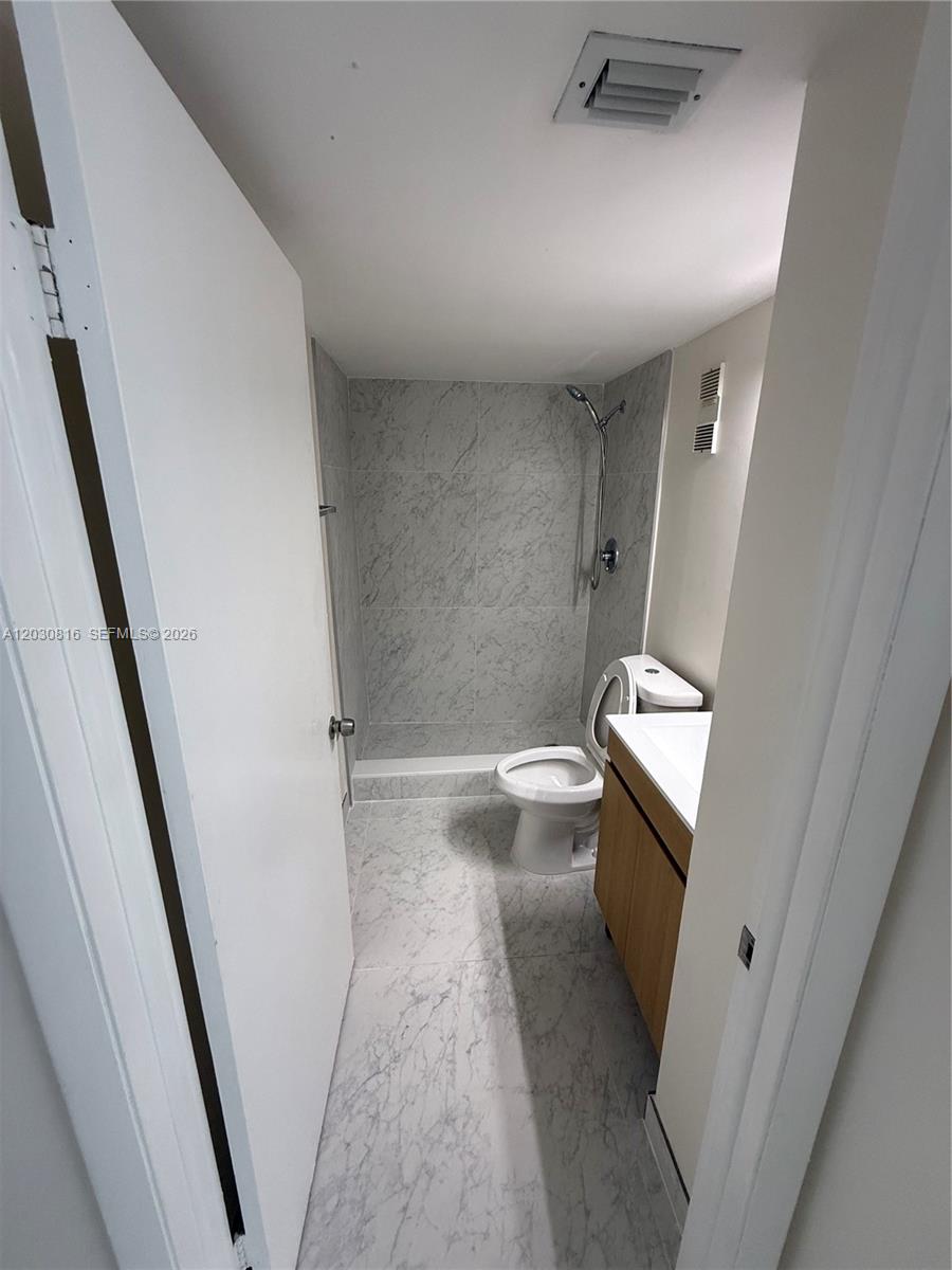 1673 Bay Road, Unit 306 Miami Beach, FL 33139 - Photo 15 of 22