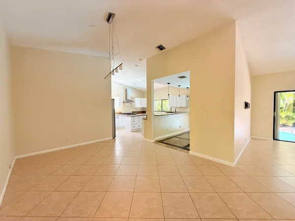 $4,900 | 71 Laredo Lane, Boca Raton, FL 33487