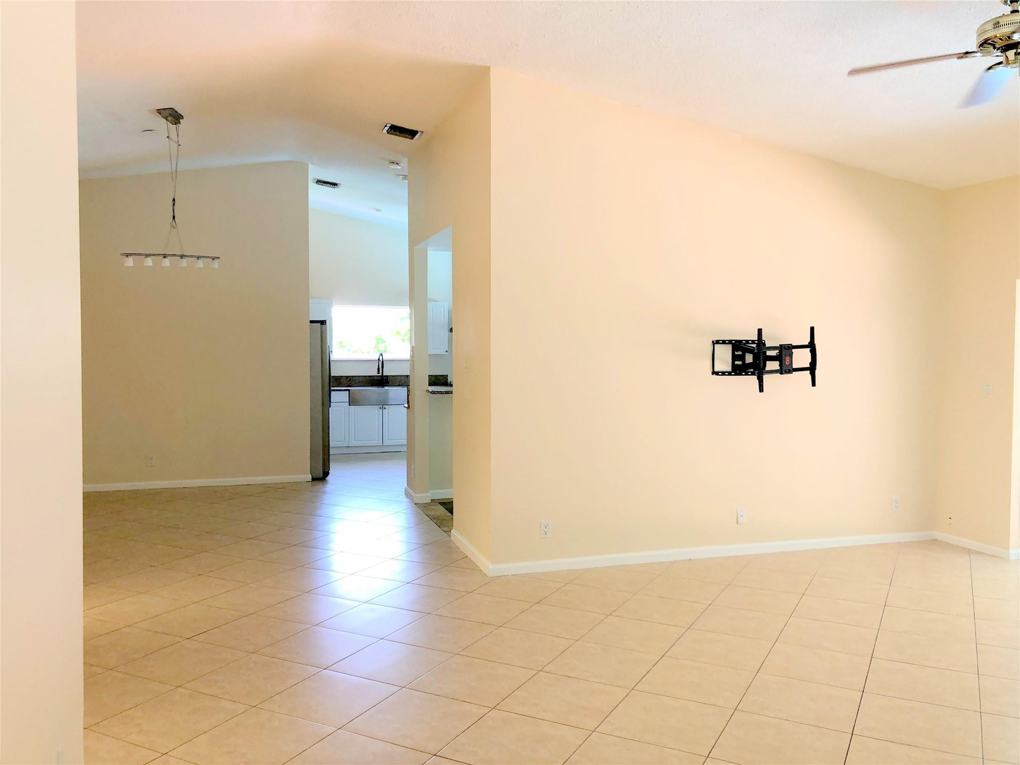 71 Laredo Lane Boca Raton, FL 33487 - Photo 10 of 18 Photo 10
