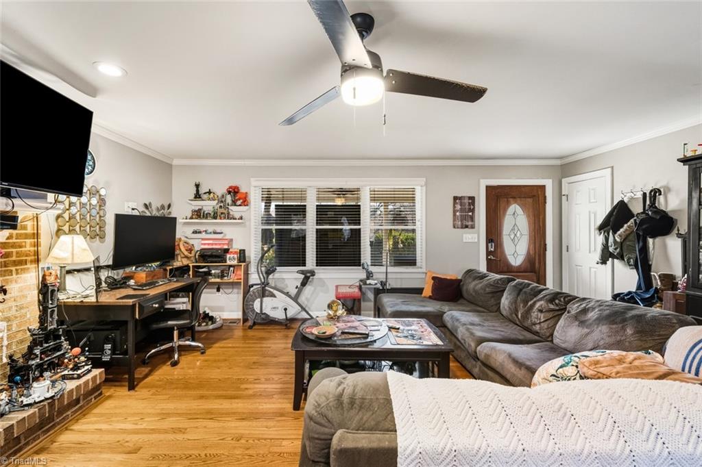 2961 Wormranch Road Haw River, NC 27258 - Photo 10 of 27 Living Room