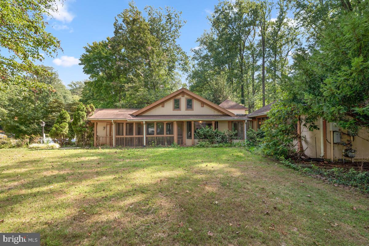 6014 Stevens Forest Road Columbia, MD 21045 - Photo 5 of 62 Large Yard (1/3 acre)