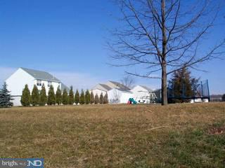 2521 Brooke Road Pennsburg, PA 18073 - Photo 2 of 6 Gallery Image 2