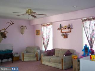 2521 Brooke Road Pennsburg, PA 18073 - Photo 5 of 6 Gallery Image 5