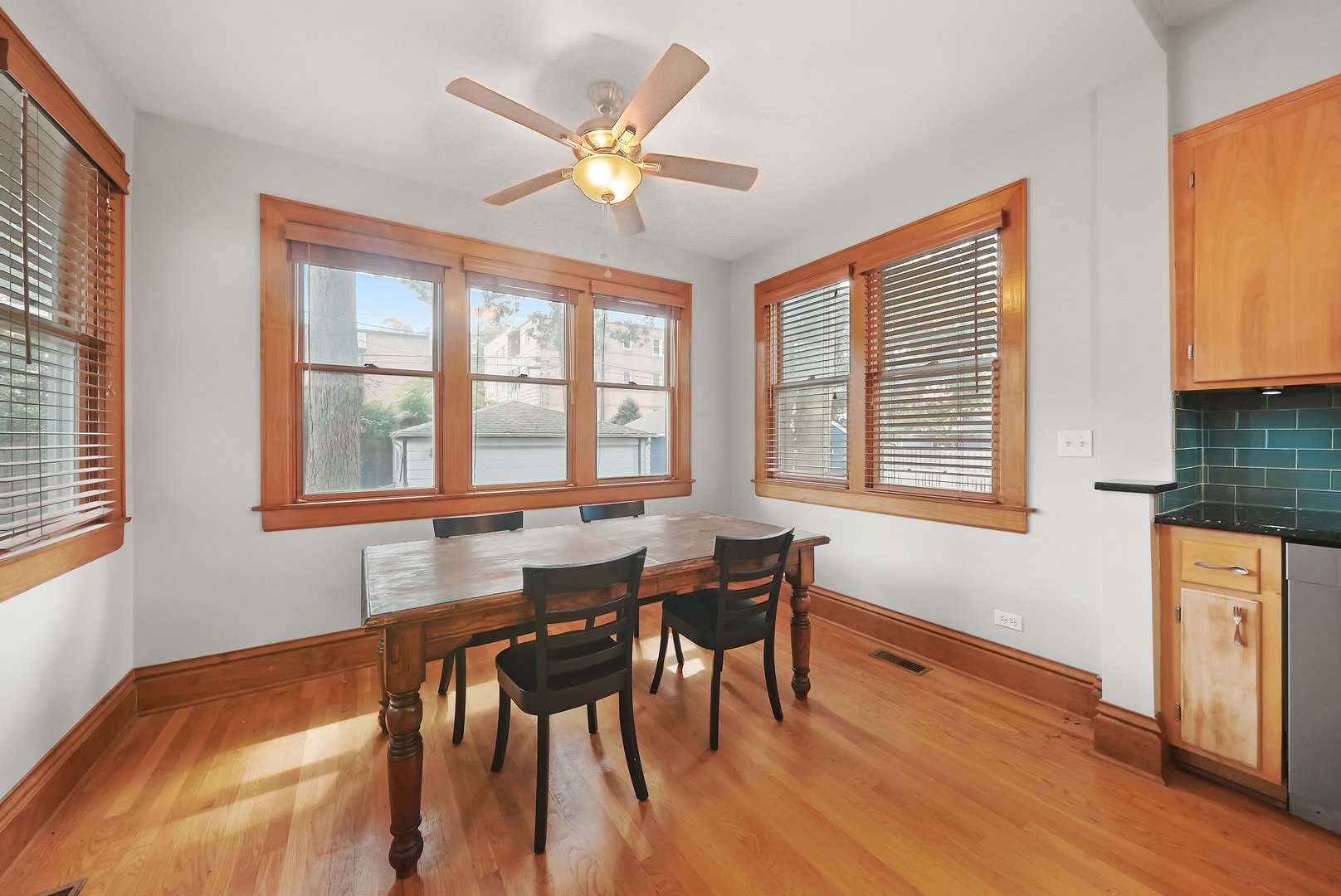 95 Forest Avenue Riverside, IL 60546 - Photo 11 of 27