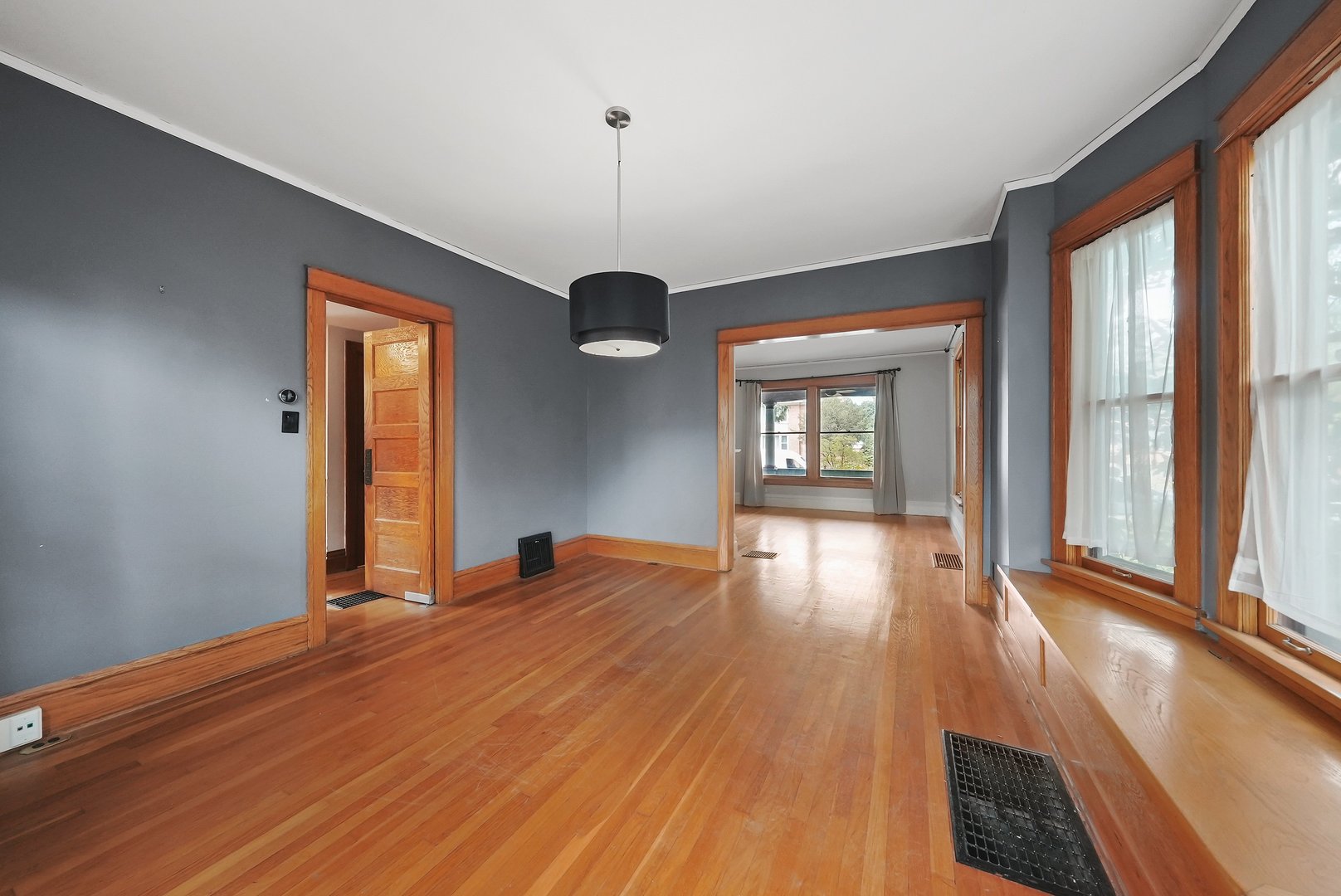 95 Forest Avenue Riverside, IL 60546 - Photo 8 of 27