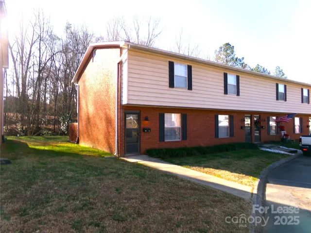 $999 | 1351 North 6th Street, Unit 28, Albemarle, NC 28001