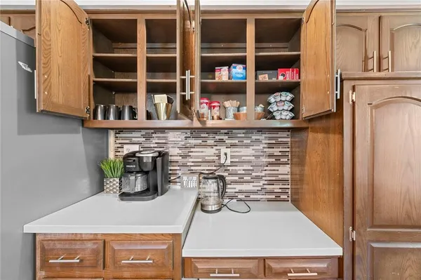 $560,000 | 413 Northeast Greenway Drive, Blue Springs, MO 64014