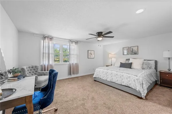$560,000 | 413 Northeast Greenway Drive, Blue Springs, MO 64014