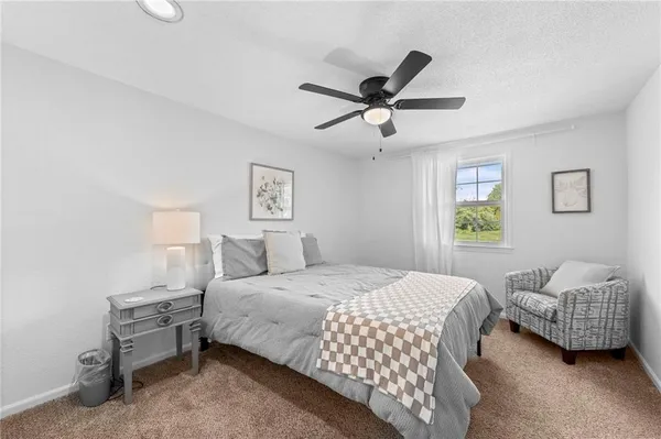 $560,000 | 413 Northeast Greenway Drive, Blue Springs, MO 64014