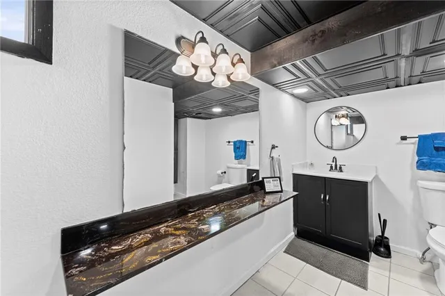 $575,000 | 413 Northeast Greenway Drive, Blue Springs, MO 64014