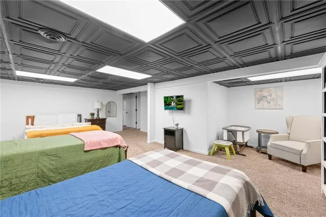 $575,000 | 413 Northeast Greenway Drive, Blue Springs, MO 64014