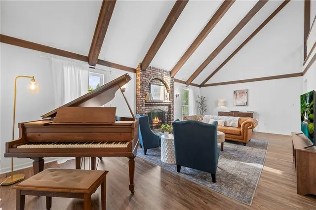 $575,000 | 413 Northeast Greenway Drive, Blue Springs, MO 64014